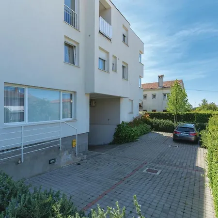 Apartment 1 Bedroom Lovely In Rovinj