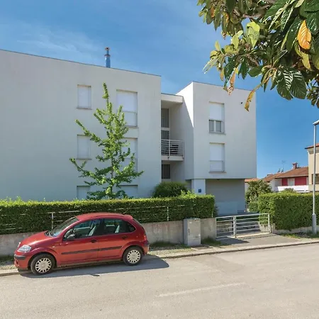 Apartment 1 Bedroom Lovely In Rovinj