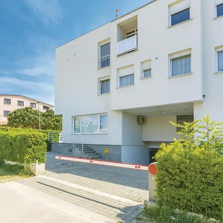 شقة 1 Bedroom Lovely In *